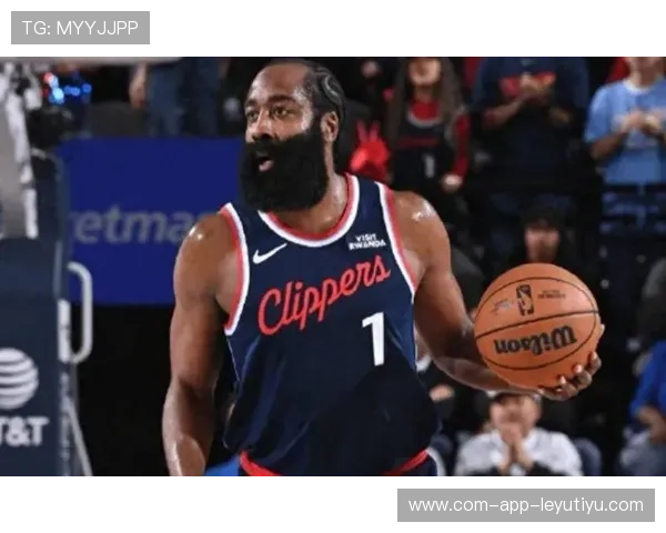 快船战绩持续低迷，哈登和保罗无法扭转局势，哈登对快船神进球